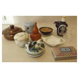 WWT068 Condiment Bottles and Teacups