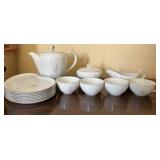 PPP186- Aristocrat Ceramic Tea Set W Saucers