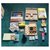 WWW086 Assorted Vintage Board Game And Crayons Lot