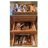 WWW133 Mystery Kitchen Drawers Of Various Knives & Utensils 