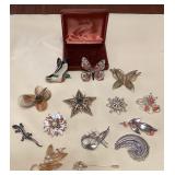 WWW300 Fourteen Vintage Costume Jewelry Brooches & Pins