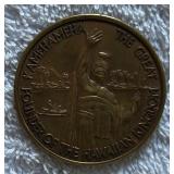 HKC318 ~ Hawaii Souvenir King Kamehameha / Captain James Cook Bronze Medal