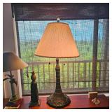 KKF008-Lavish Looking Table Lamp