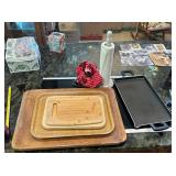 KKF241- Cutting Boards And Paper Towel Roll