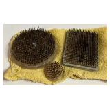 MMM213- Three Metal Flower Holder Frogs