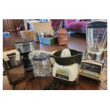 TTT020 Several Small Kitchen Appliances