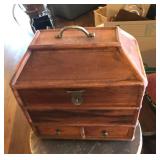 TTT073 Vintage Early American Portable Campaign Chest