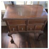 TTT087 Wooden Desk/Storage Chest w/Vintage Vinyl Records