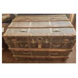 TTT381 Antique Looking Trunk