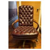 TTT404- Vintage Burgundy Leather Swivel Office Chair