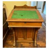 TTT405- Vintage Davenport Style Desk