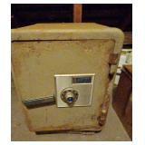 TTT568-Vintage Sentry Floor Safe