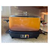 KFT057- Vintage Westbend Slo Cooker 