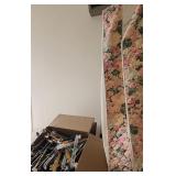 KFT065 - Box of Hangers and Garment Bag