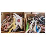 KFT157 - Clothes Hangers