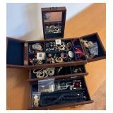 KFT164- Beautiful Vintage Style Costume Jewelry 