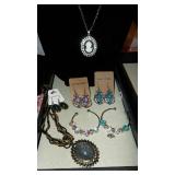 KSCLKC017 Fashion Costume Jewelry Lot #10