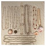 MMB170 Various Shell Leis, Shell Coin Purses & Seashells 