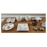 FTH198-Vintage Vignette Of Artistic Trinkets And Collectibles