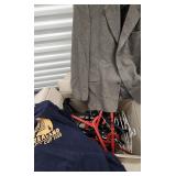 FTH207 - Box of Clothes Hangers, Men