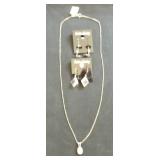 MDC192 Silver Box Chain and Beautiful Pierced Earrings