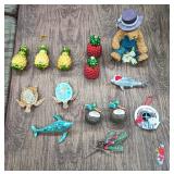 CIP066 - Lot of 15 Items Hawaiian Themed Christmas Ornaments, Bear Statue, Aloha Tattoo Keychain 