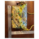 CIP026 - Unique Vintage Plastic Purse