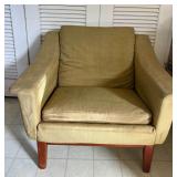 AAT052- Mid Century Modern Olive Green Chair