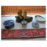 AAT073-Vintage Eskimo Inuit Couple Figurines 