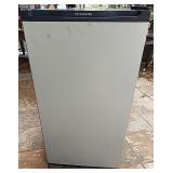 AAT083 - Frigidaire Mini-Refrigerator
