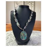 PTH009- Genuine Beautiful Myrna Lee Chang Fresh Water Pearl With Abalone Pendant Necklace 