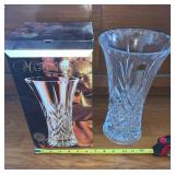 PTH314 Masquerade 11.75" Crystal Vase