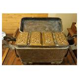 PTH331 - Beautiful And Intricate Vintage Mindinao Islamic Betel Nut Box