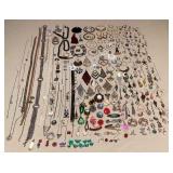 MCS055 Various Mis-Matched &/Or Broken Costume Jewelry For Crafting 