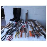 AHC212 Boss Boots and Handyman Tools