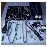 AHC257 Lot of Miscellaneous Costume Jewelry 