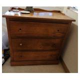 Bee023-Rustic Vintage Farmhouse Style 3 Drawer Dresser