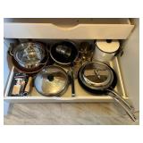 BEE073- Various Cookware & Kitchen Gadgets