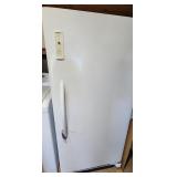 BEE075 - Frigidaire Upright Freezer
