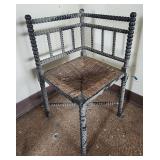 BEE088 - Vintage Corner Chair 