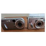 BEE183-(2) SONY Cybershot Digital Cameras