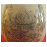FHK119 Lenox Ivory China 24k gold Vase