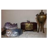 FHK123 Amethyst Crystals, Jewelry Boxes & Frog