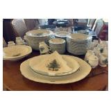 RSN081 - Nikko Christmastime Japan Dinnerware Set