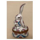 MMM002 Limoges France Porcelain Bunny Trinket Box