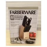 MMM004 Farberware 22 Piece Never Needs Sharpening Knife Set New