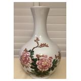 MMM039 Large Hand Painted Chinese Ceramic Vase