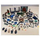MMM182 One Pound Of Legos & Mini Figures