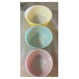 PPE117- Vintage 1940’s Pyrex Primary Mixing Bowl Set
