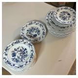 PPE130- Set of Vintage Blue Danube Porcelain Plates 